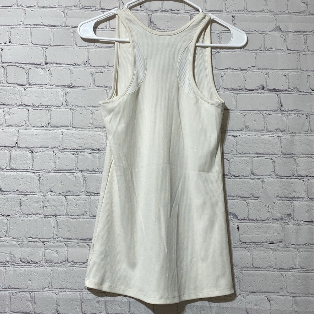 Under armour top - Picture 4 of 8